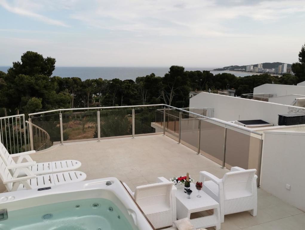 Calma - HOLIDAY VILLAS, Platja dAro – Updated 2023 Prices
