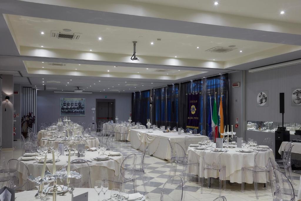 A restaurant or other place to eat at Boutique Hotel Calzavecchio