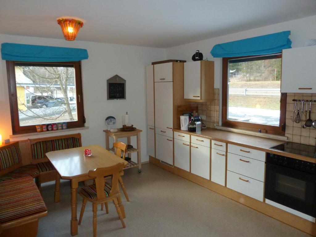 Kuchyňa alebo kuchynka v ubytovaní Tom's Hütte