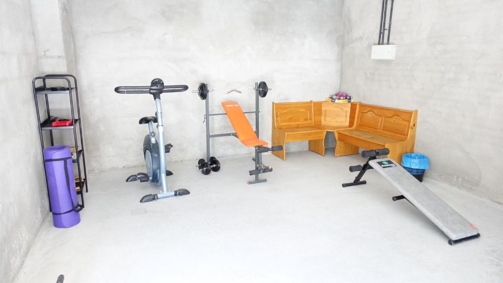 Fitness centrum a/nebo fitness zařízení v ubytování Villa Flores
