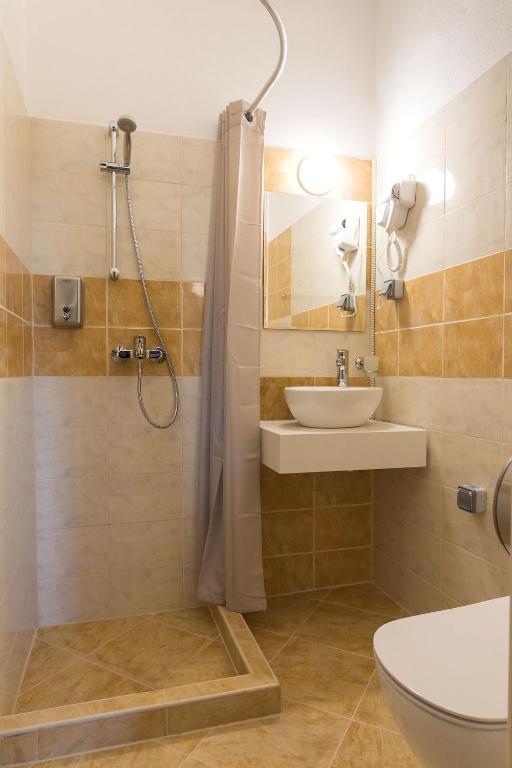 Koupelna v ubytování Hotel Central