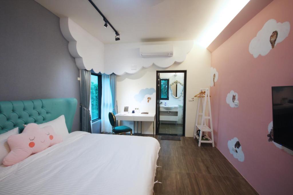 Cloud There House - Queen Room With Balcony