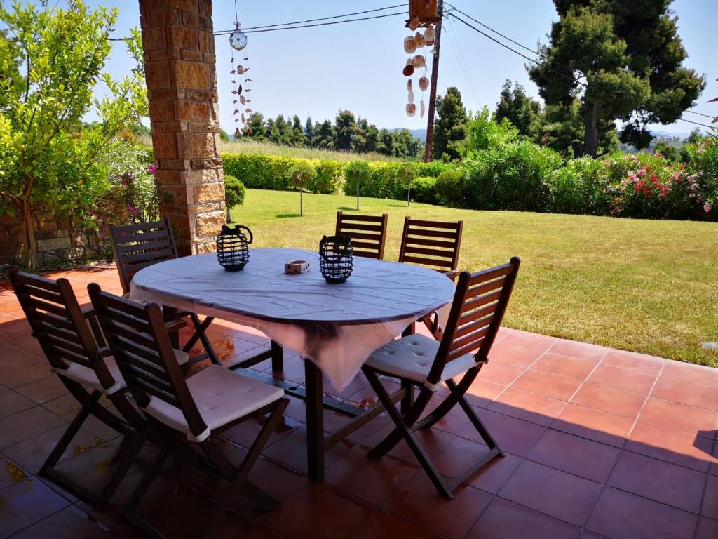Vonkajšia záhrada v ubytovaní Luxury Sea View Vila 125m2