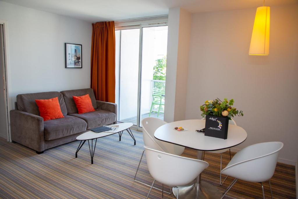 Privilège Appart Hôtel Saint Exupéry - Resim 13