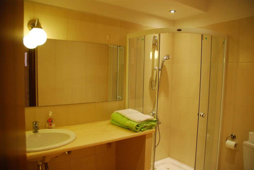 Koupelna v ubytování LESSIOTI APARTMENTS