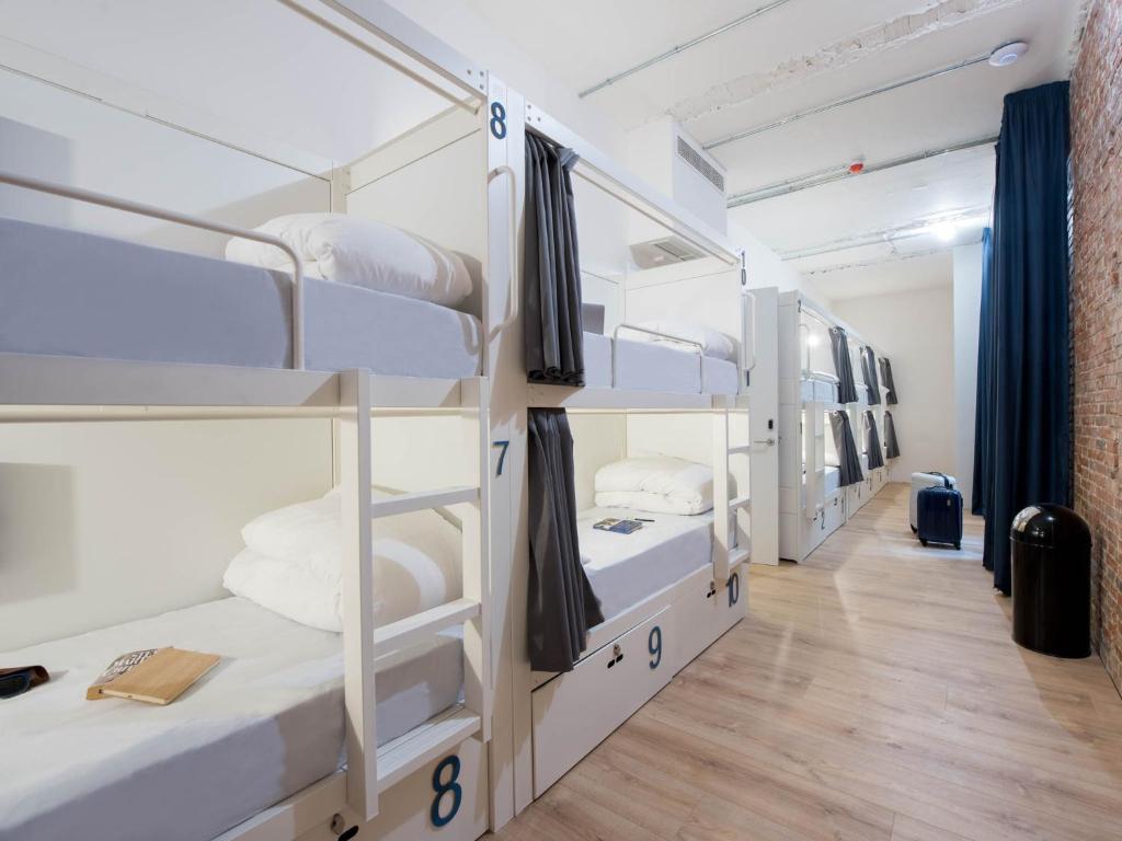 room00 Gran Vía Hostel - Cama Em Dormitório Misto De 10 Camas