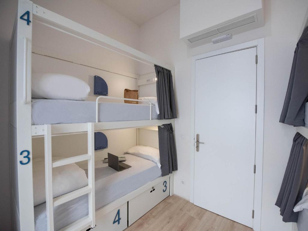 room00 Gran Vía Hostel - Quarto Dormitório Misto Com 4 Camas