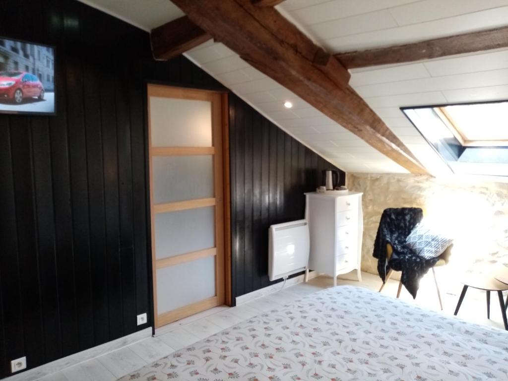 Domaine de Poumatan - Deluxe King Room