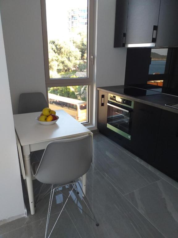 Fotografie z fotogalerie ubytování Lunde Sea View Apartment v destinaci Rafailovići