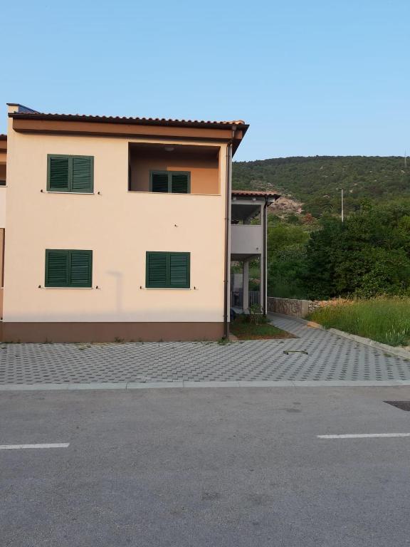 Budova, v ktorej sa apartmán nachádza