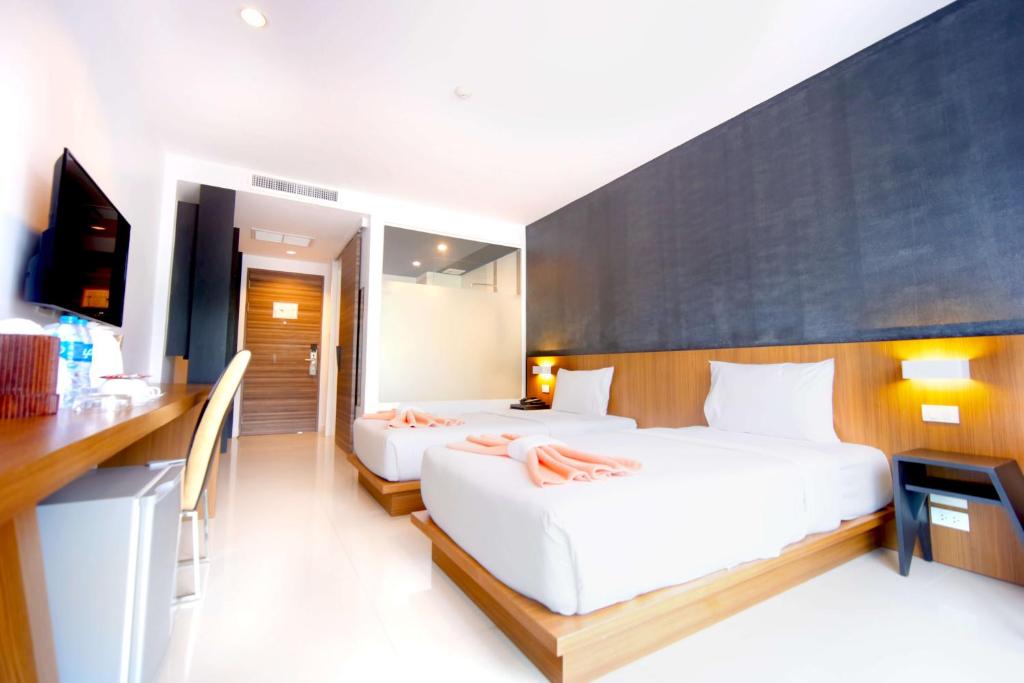 Phoenix Grand Patong - Resim 38