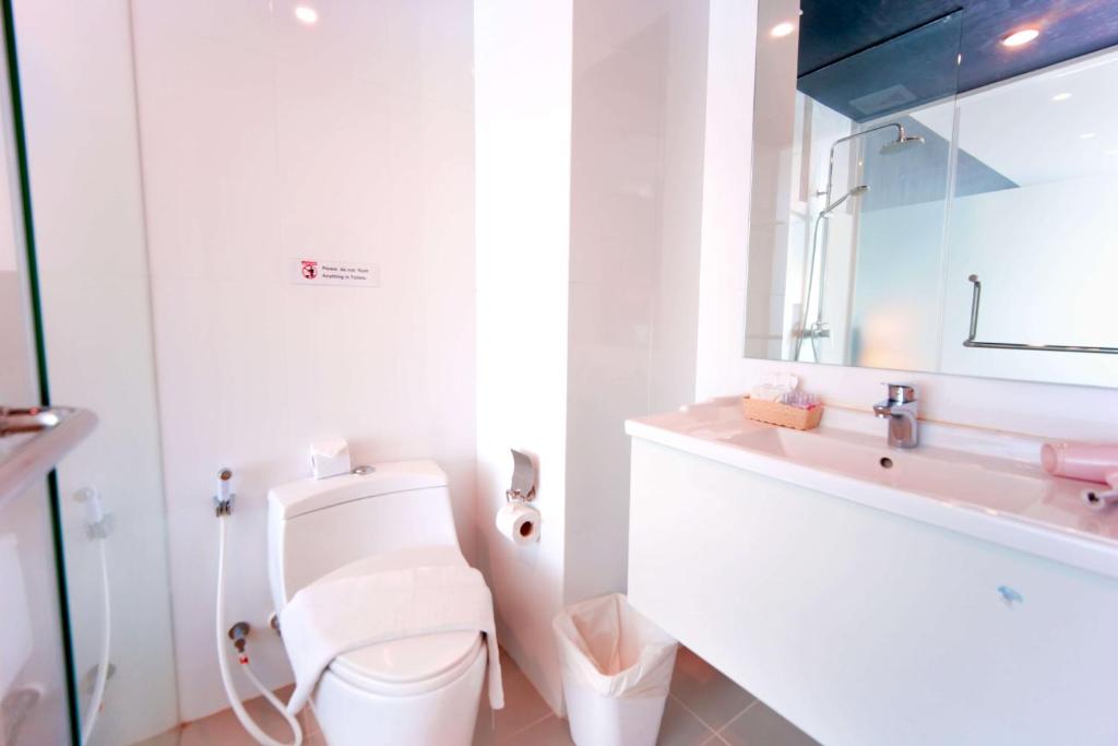 Phoenix Grand Patong - Resim 23