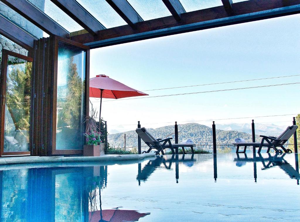 A piscina localizada em Bungalows Buena Vista ou nos arredores