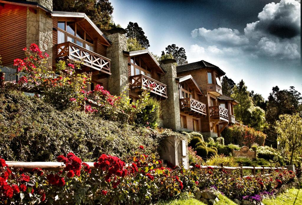 Um jardim em Bungalows Buena Vista