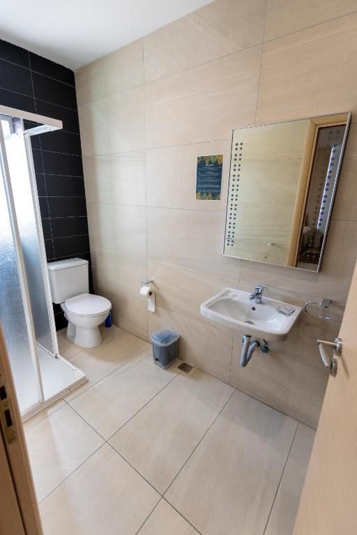 Koupelna v ubytování Estrella Lodging