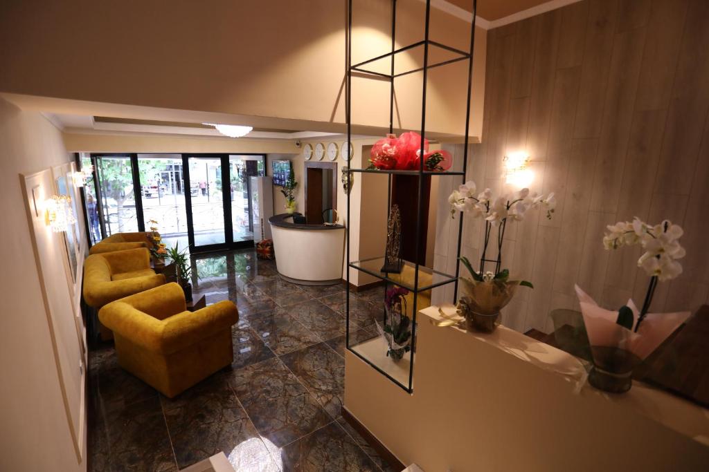 Posezení v ubytování British Hotel Pogradec
