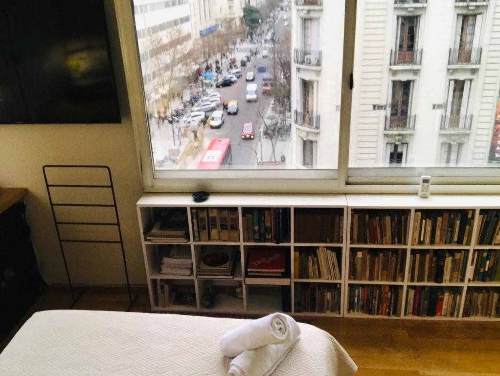 Estilo y Comodidad en Av Corrientes, departamento con estacionamiento para autos - Appartamento Con Una Camera Da Letto