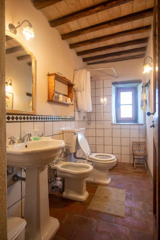 Koupelna v ubytování Il Vichiaccio Country House