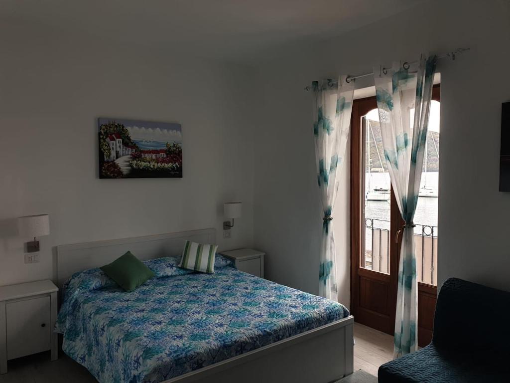 Deluxe Lipari Room