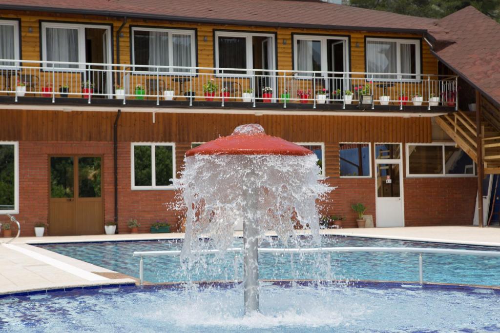 Bazén v ubytování Buna Park Hotel nebo v jeho okolí