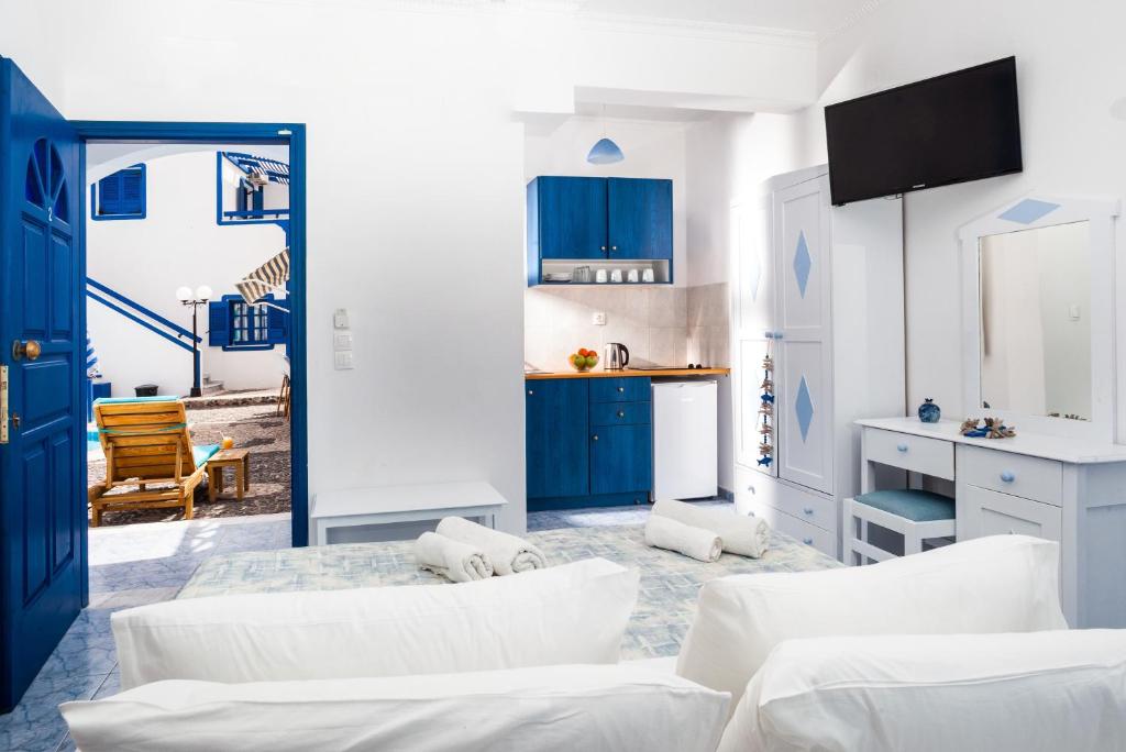 Postel nebo postele na pokoji v ubytování Roula Villa Studios & Apartments
