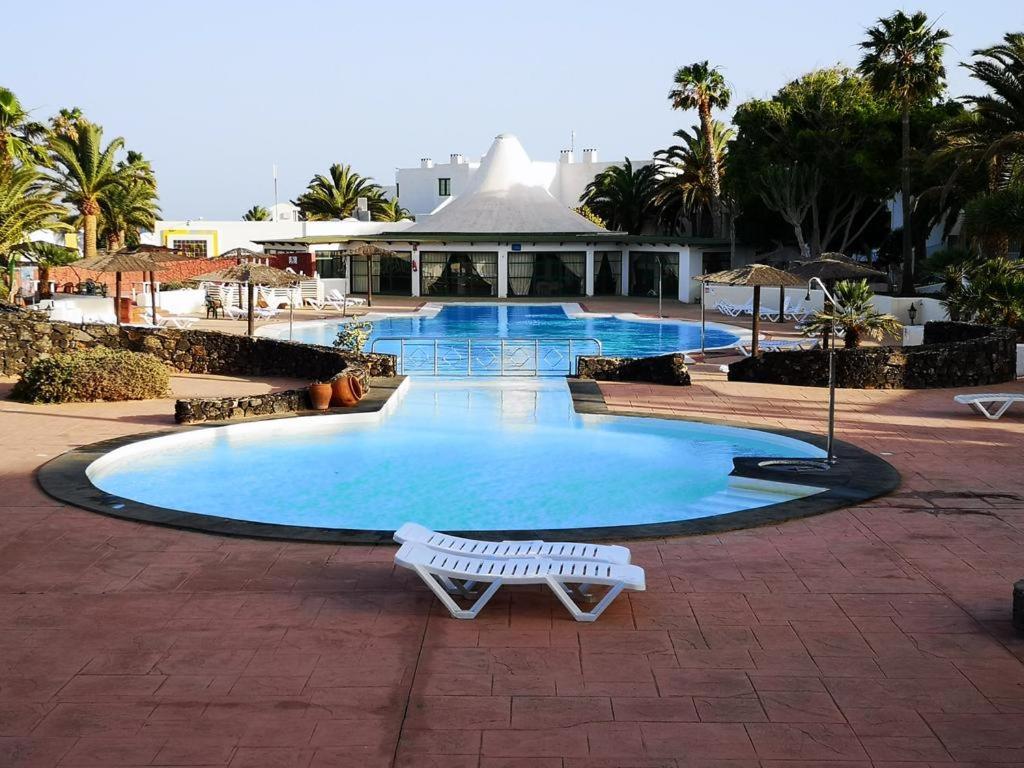 Playa Roca Bungalows Costa Teguise, Costa Teguise ...