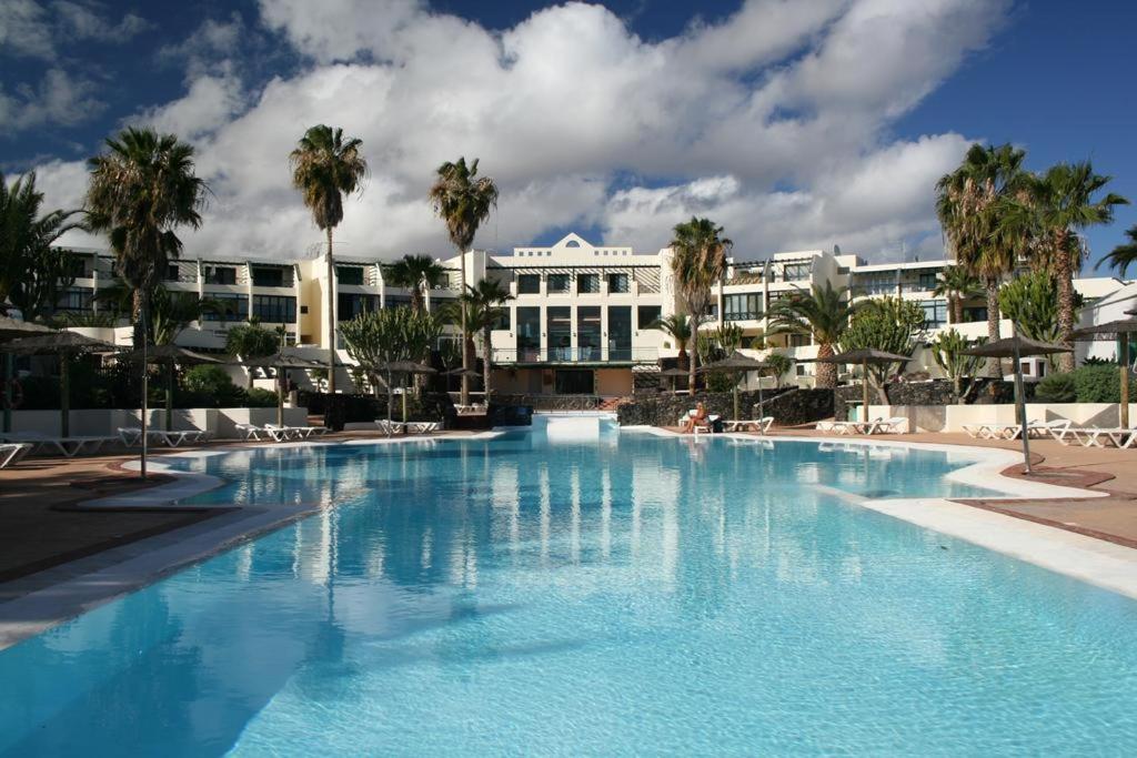 Playa Roca Bungalows Costa Teguise, Costa Teguise ...