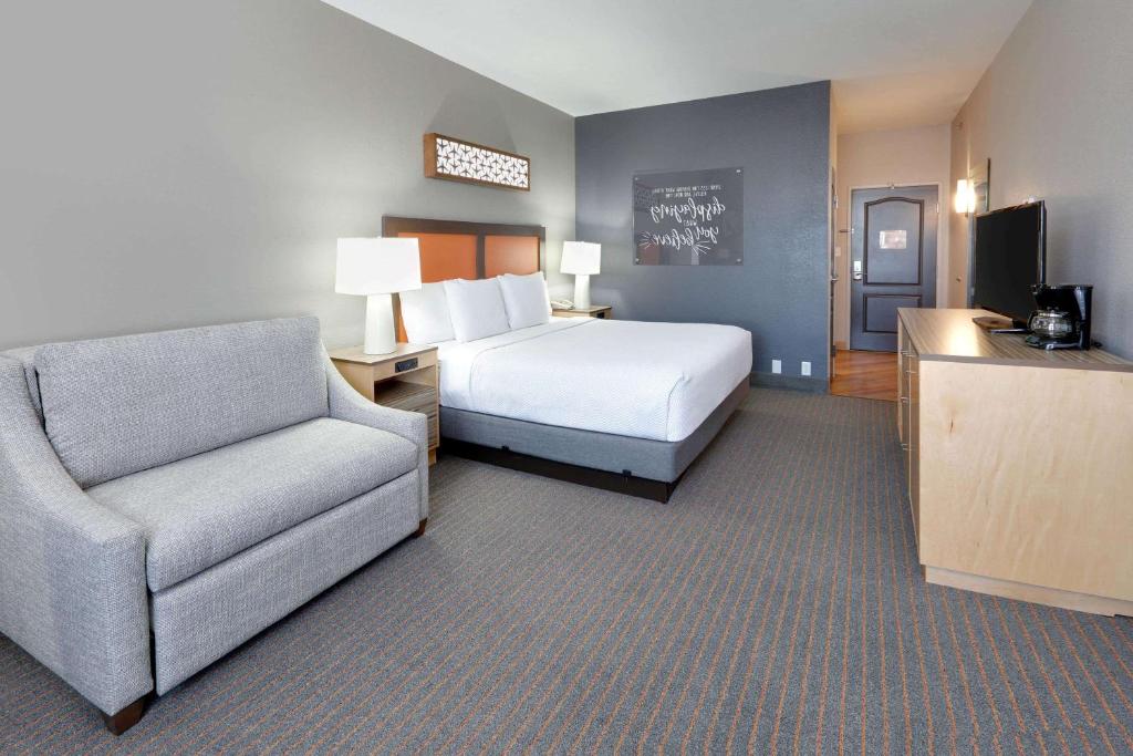 Imagem da galeria de La Quinta by Wyndham Dallas Love Field em Dallas