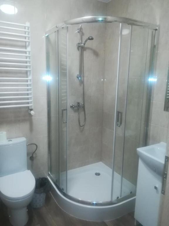 Noclegi Julia pokoje 1-3 parter Chodkiewicza 161 Kielce - 5