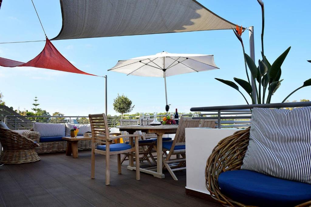 A seating area at Villa Patroklos
