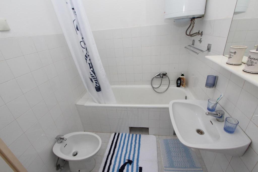 Łazienka w obiekcie Apartment Rokov