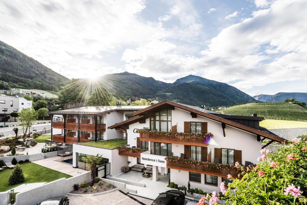 Nespecifikovaný výhled na hory nebo výhled na hory při pohledu z hotelu