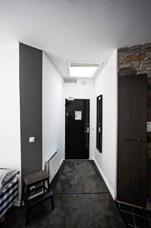 Eight Rooms - Resim 18