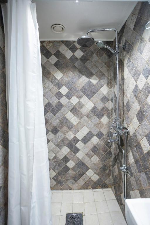 Eight Rooms - Resim 26