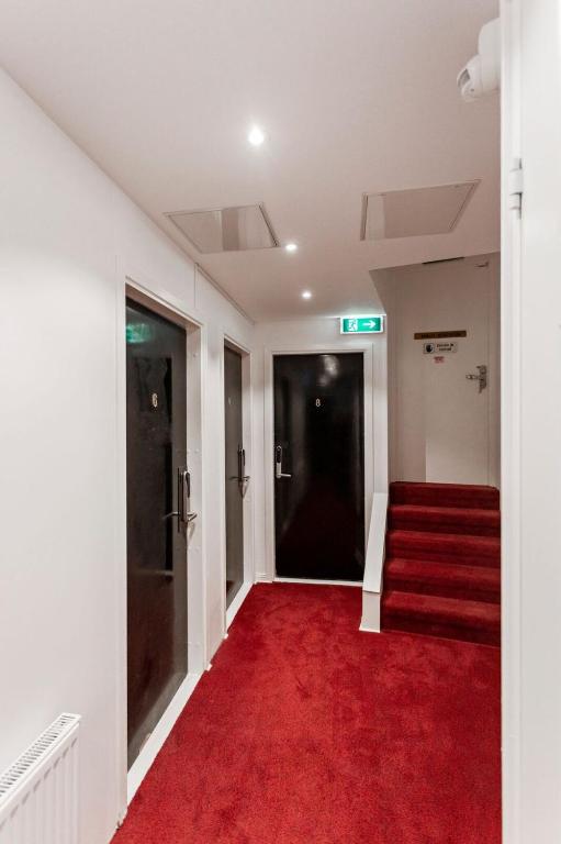 Eight Rooms - Resim 29