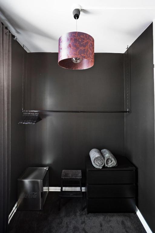 Eight Rooms - Resim 30