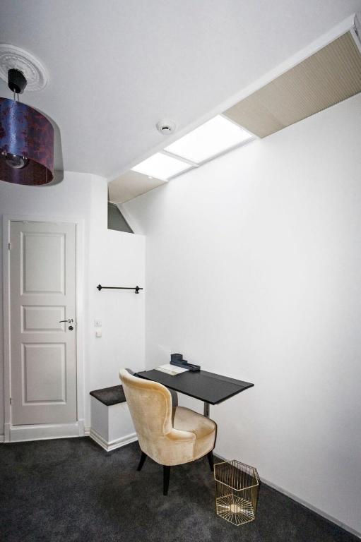 Eight Rooms - Resim 37