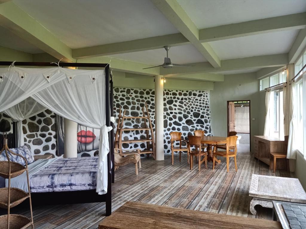 Tirta Asri Ubud Villa - Apartment With Balcony