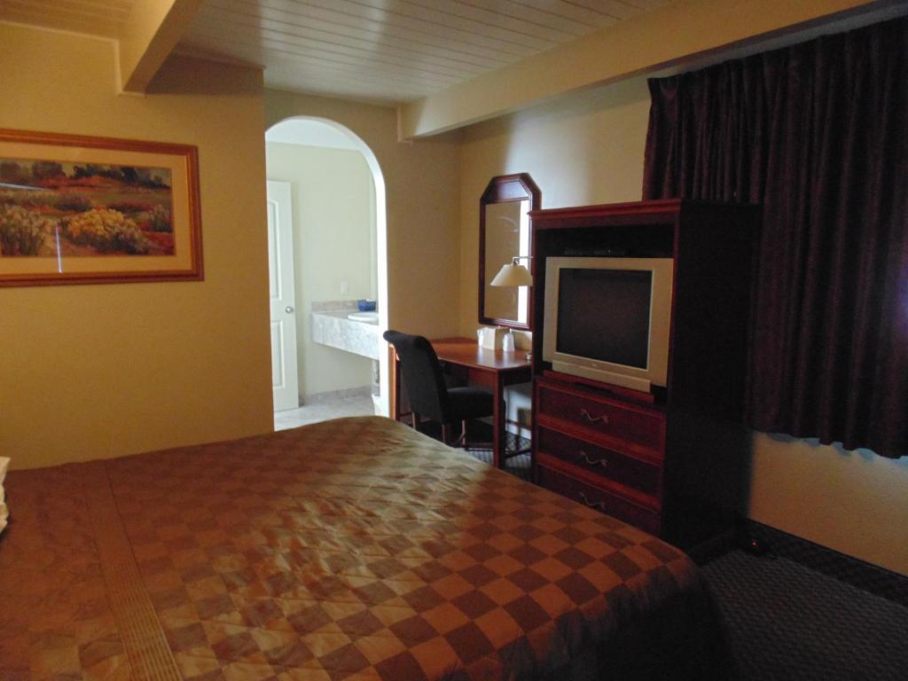 Marina Inn Berkeley photo
