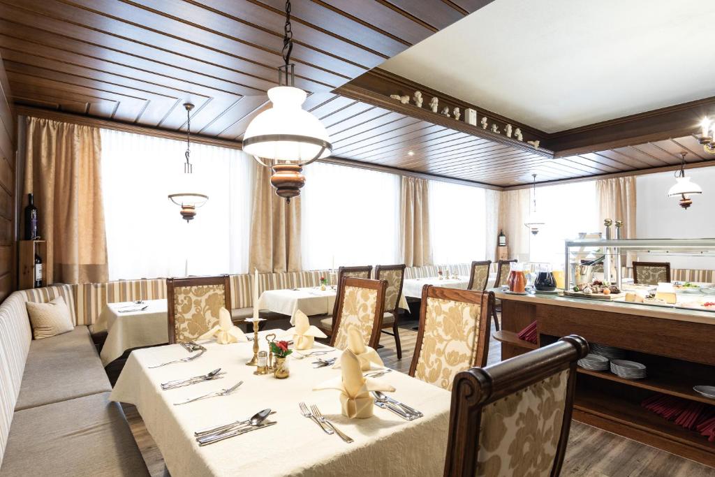 Posezení v ubytování Hotel Alpina Superior