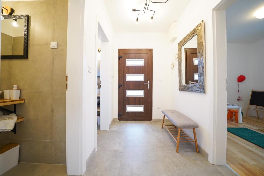 Villa Suncica with Heated Pool, Jacuzzi and Bikes near Zadar