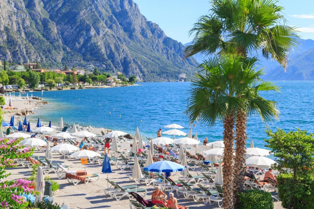 Foto da galeria de Hotel Leonardo Da Vinci em Limone sul Garda