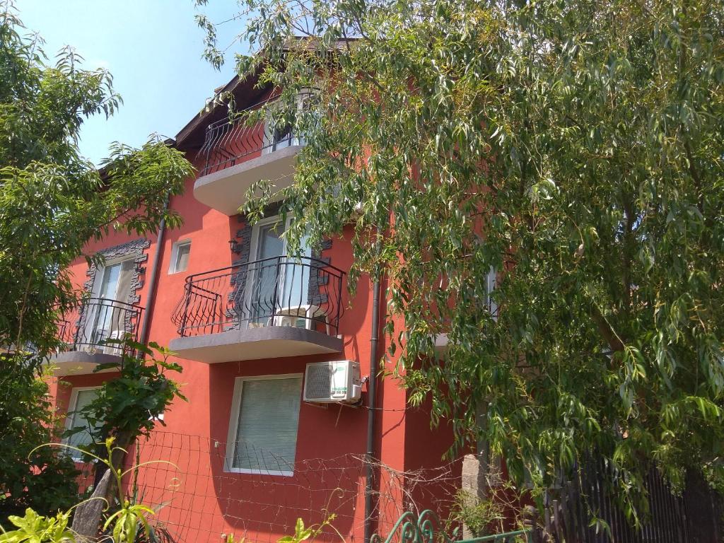The building in which a vendégházakat is located