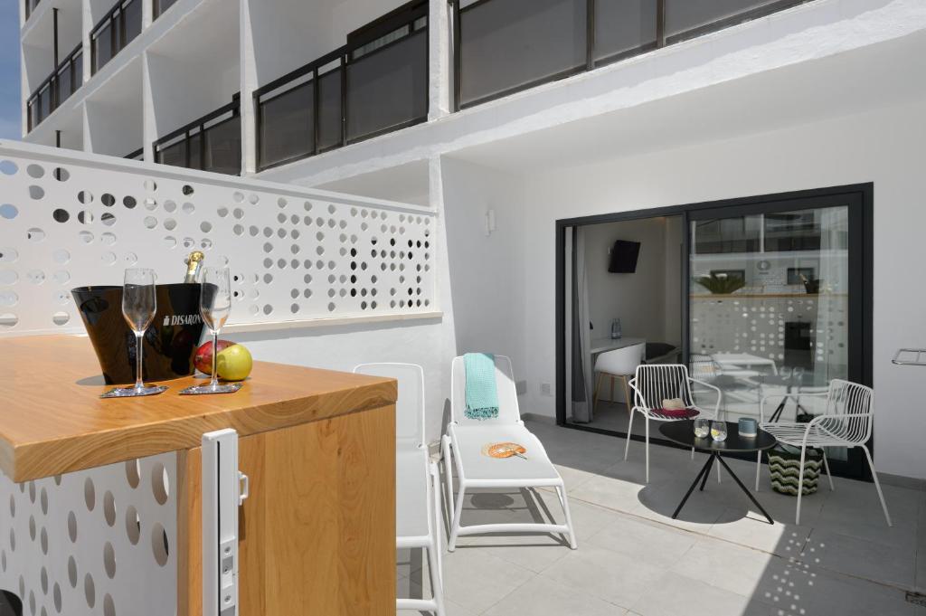 Hotel Vibra Mare Nostrum, Playa den Bossa – Updated 2023 Prices