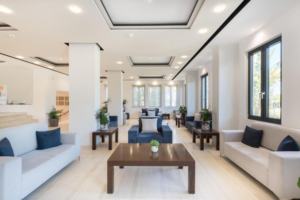 Area soggiorno di Crystal Beach Hotel