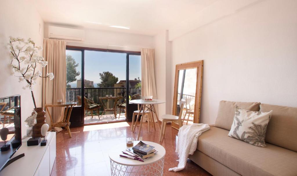 Charming sea view apartment nearby everything