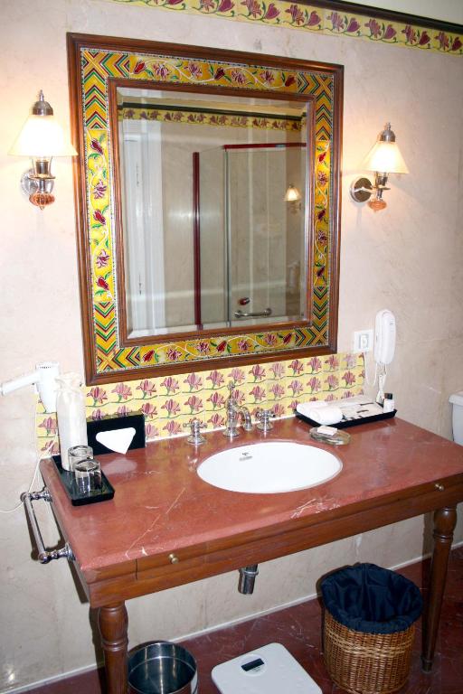 Fotografie z fotogalerie ubytování The LaLit Grand Palace Srinagar v destinaci Šrínagar