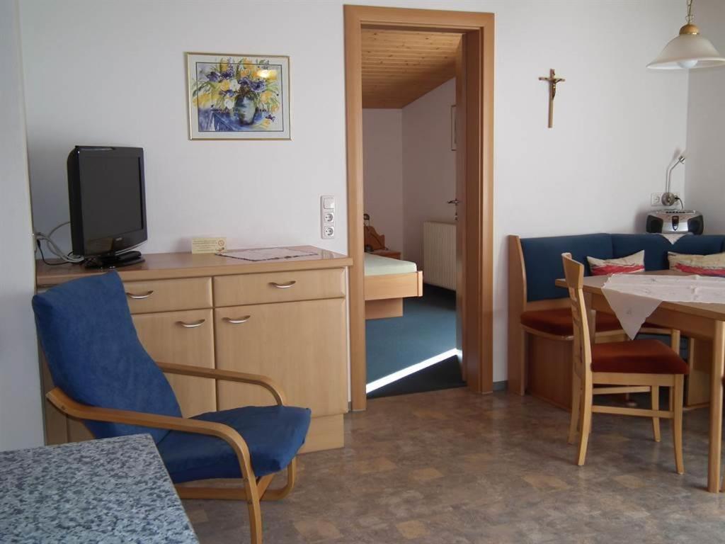 TV a/nebo společenská místnost v ubytování Haus Bials