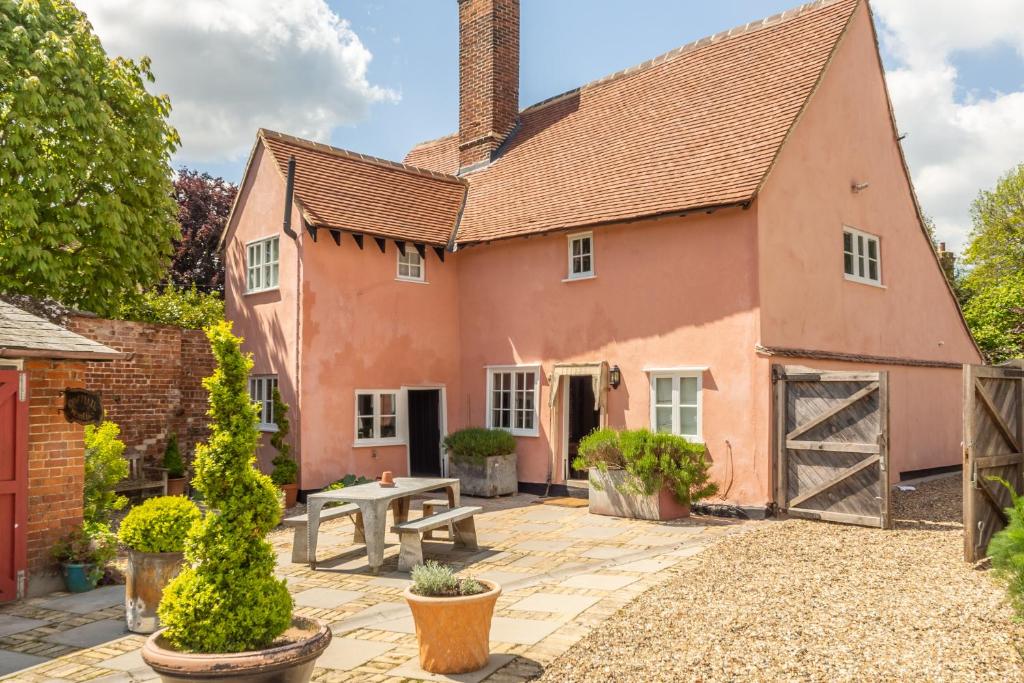 Magical 17th century cottage with original beams & floors - The Old Post Office