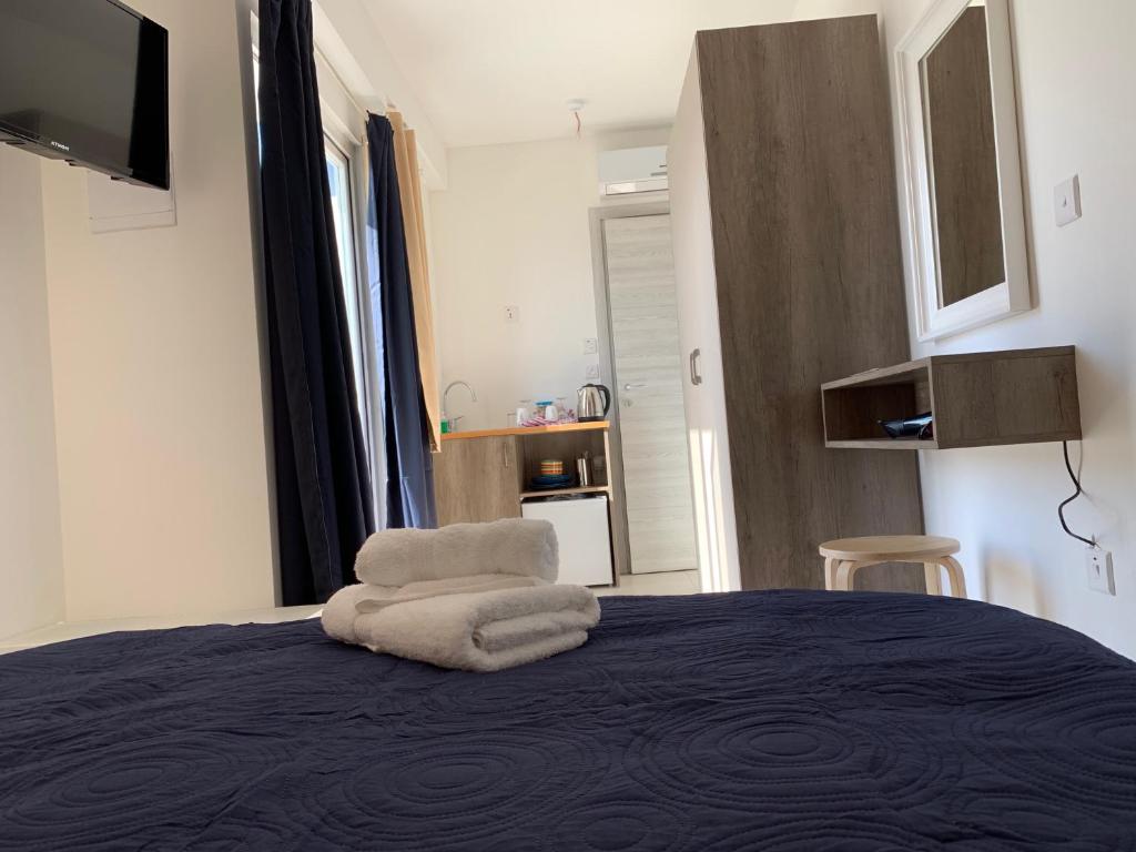 Island Guesthouse - Deluxe Double Room With Balcony